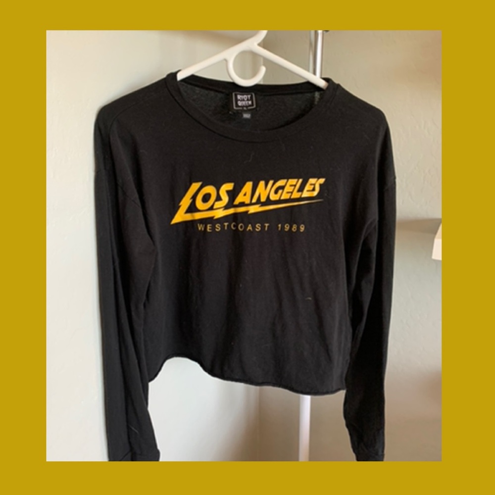 Long Sleeve Black Crop Top!